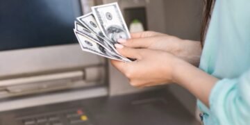 Merchant Behavior Analysis: Understanding Cash Withdrawal Patterns